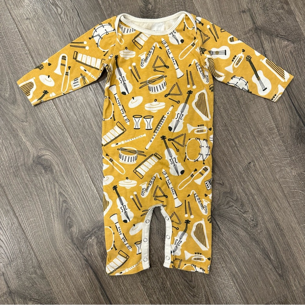 Winter Water Factory MUSICAL INSTRUMENTS Long Sleeve Romper in Ochre Size 12M